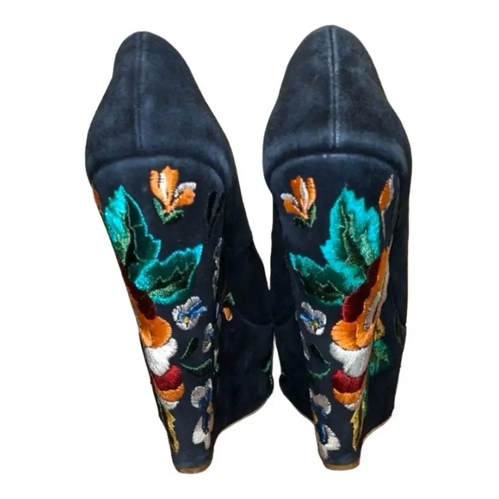 Pier Lucci Embroidered Asian Inspired Peep Toe Platform EUC